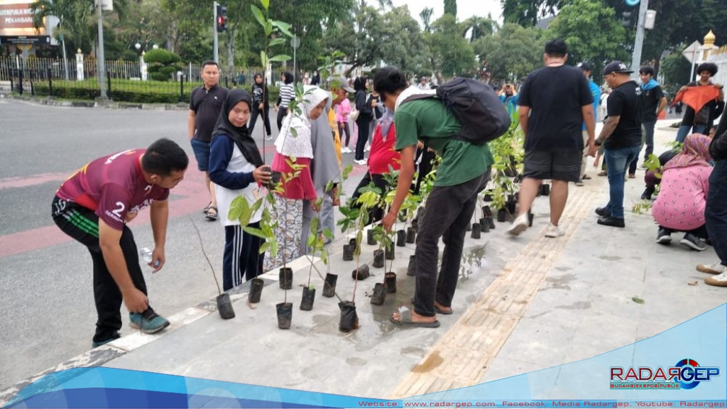 Peringatan Hari Lingkungan Hidup Sedunia Di Riau, 500 Bibit Pohon Dibagikan Gratis Ke Pengunjung CFDA 